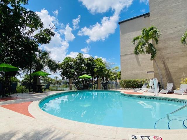 The Palms Inn & Suites Miami, Kendall, Fl ภายนอก รูปภาพ